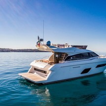 Ferretti 550