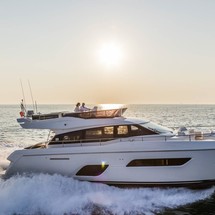 Ferretti 550