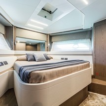 Ferretti 550