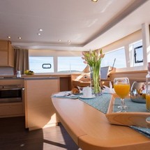 Lagoon 450 F