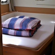 Lagoon 421