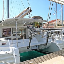 Lagoon 421
