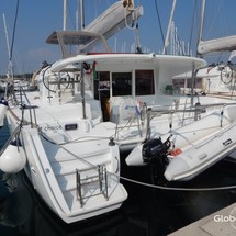 Lagoon 421