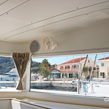 Lagoon 421