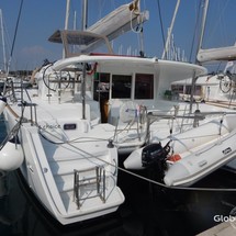 Lagoon 421