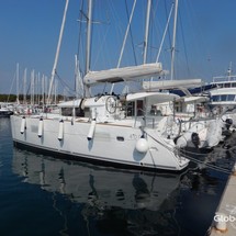 Lagoon 421