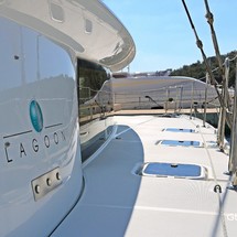 Lagoon 421