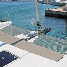 Lagoon 421