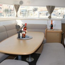 Lagoon 421