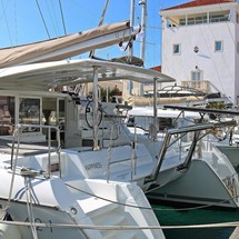 Lagoon 421