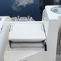 328 Sea Fox Commander