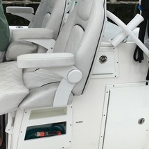 328 Sea Fox Commander