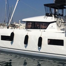 Lagoon 42