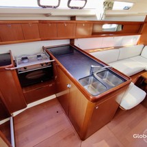 Beneteau Oceanis 37