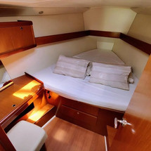 Beneteau Oceanis 37