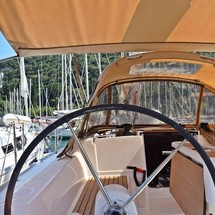 Dufour 350