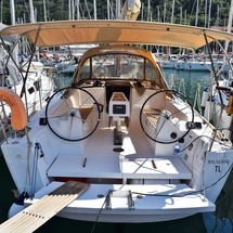Dufour 350