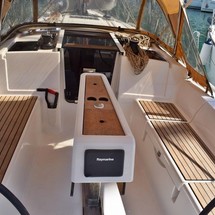 Dufour 350