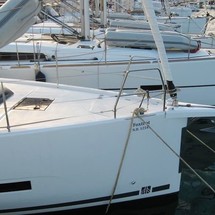 Dufour 390