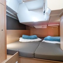 Beneteau Oceanis 38