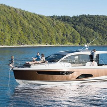 Sealine C330