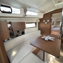 Beneteau Oceanis 38.1