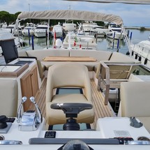 Sealine F46