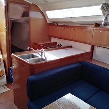 Beneteau Oceanis 37