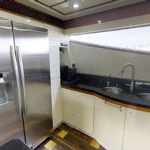 Ferretti 881