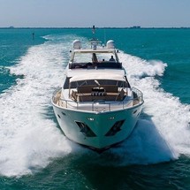 Ferretti 881