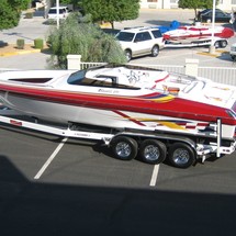 Pro-line 2950 mid cabin