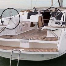 Dufour 382