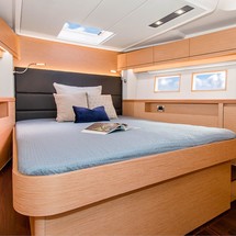 Hanse 548