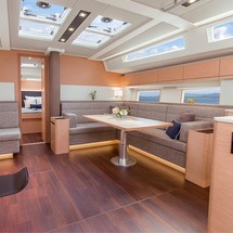 Hanse 548