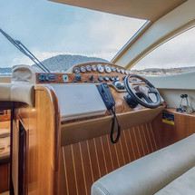 Majesty Yachts 50