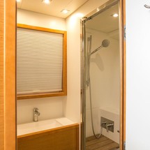 Lagoon 560