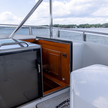 Outer reef yachts lrc cockpit motor yacht
