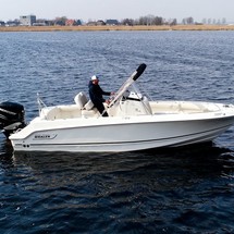 Boston Whaler 230 Outrage