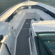Formula 350 Crossover Bowrider