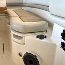 Boston Whaler 380 Outrage