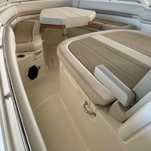 Boston Whaler 380 Outrage