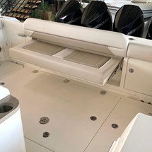 Boston Whaler 380 Outrage