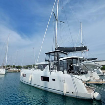Lagoon 42