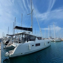 Lagoon 42
