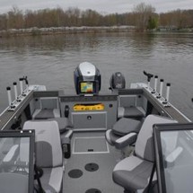 Starcraft Marine Fishmaster 210