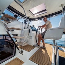 Lagoon 450 SporTop