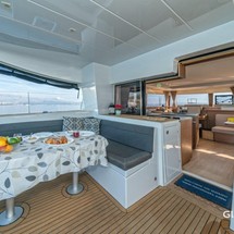 Lagoon 450 SporTop