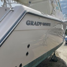 Grady-White Express 370
