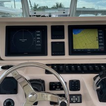 Grady-White Express 370