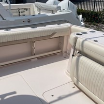 Grady-White Express 370